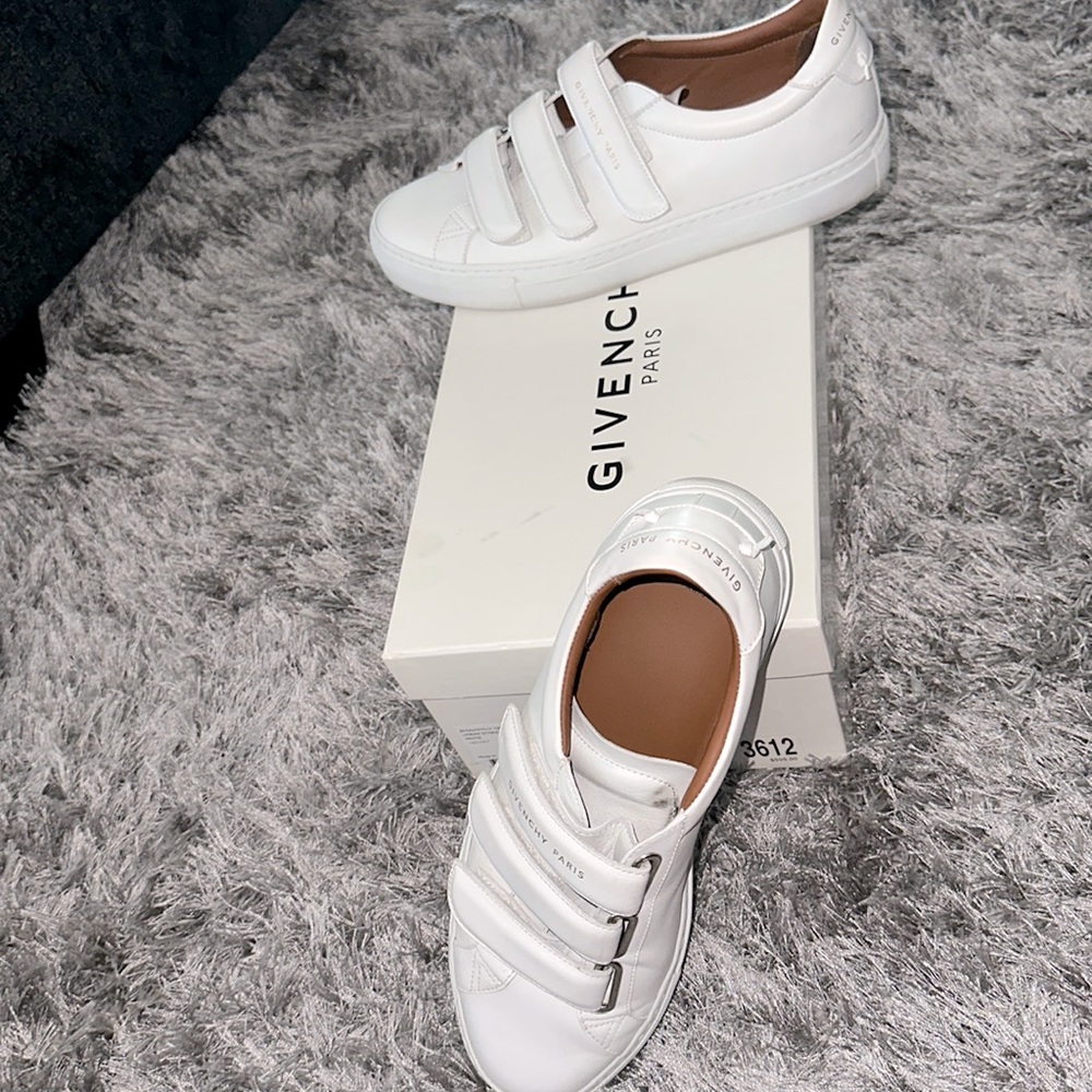 Givenchy Sneakers